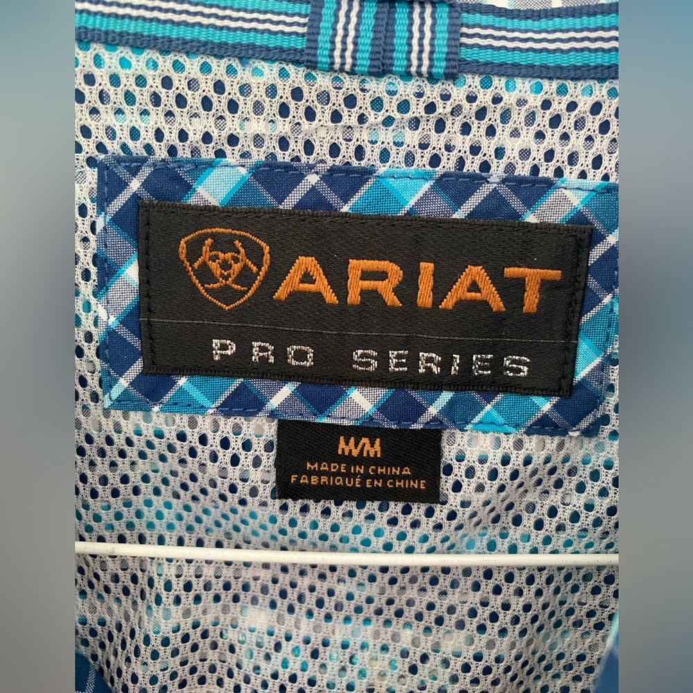 Ariat pro series long sleeve collared button up size M - Picture 2 of 3